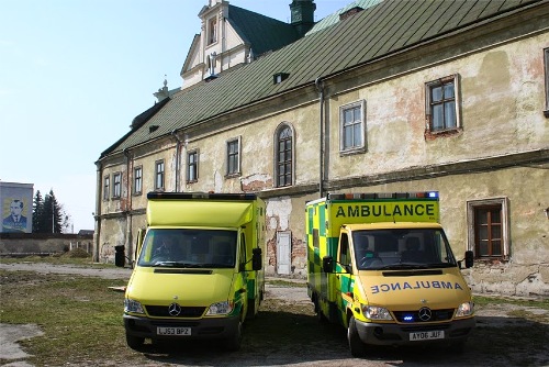 Єпископ-капелан Михаїл Колтун освятив два реанімобілі для воїнів АТО.(ФОТО)